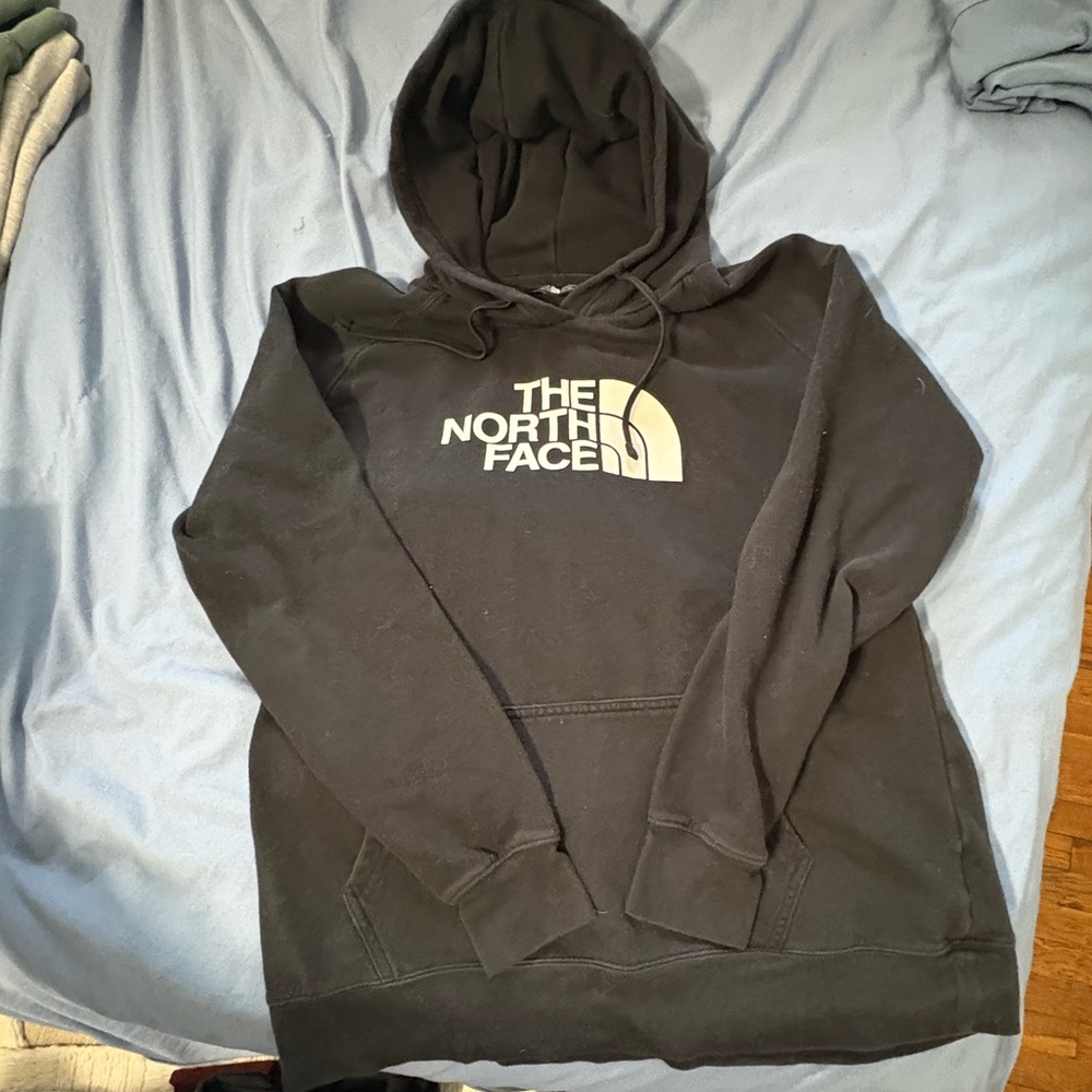 WOMANS NORTH FACE HOODIE